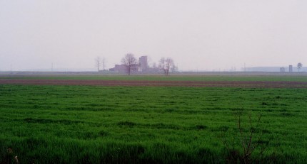 La torre in mezzo alla pianura.